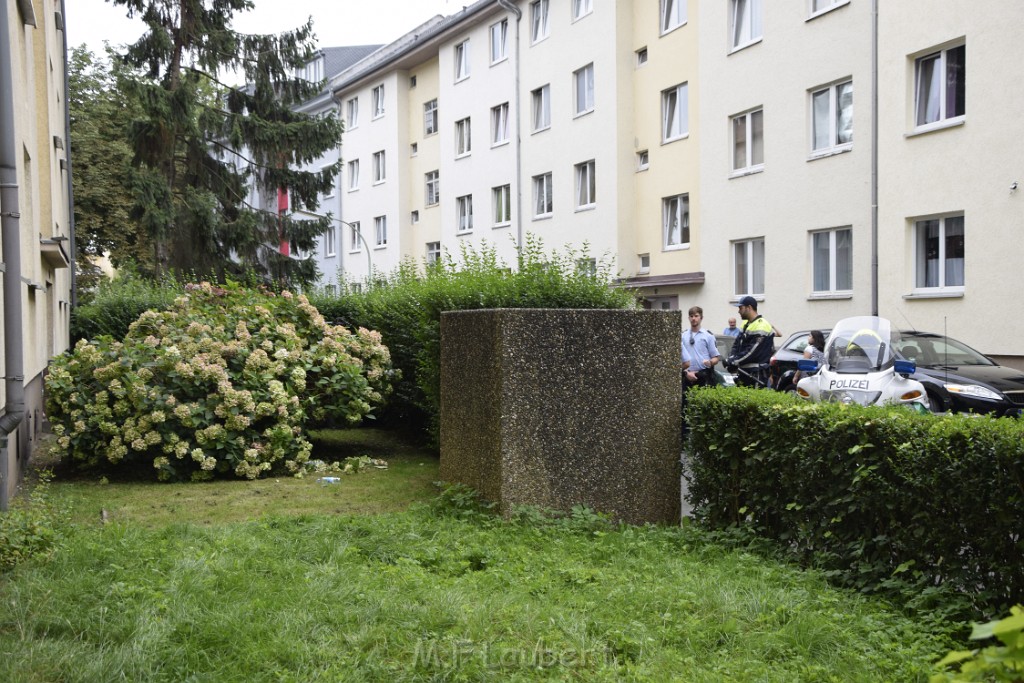 Kleinkind aus Fenster gefallen Köln Vingst Rothenburgerstr P10.JPG - Miklos Laubert